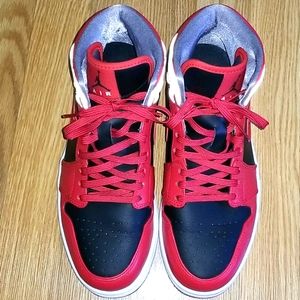Air Jordan  Mid 1